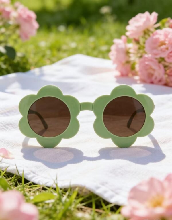 Grass green children's sunflower sunglasses